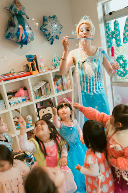 Frozen-Themed Winter Party Ideas 1