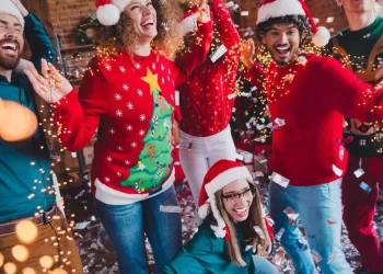 Red & Green Classic Christmas Party Ideas 1