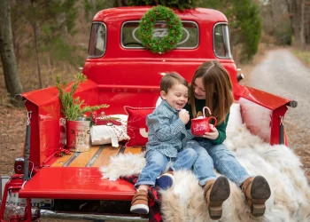 Red-Truck Vintage Christmas Party Ideas 1