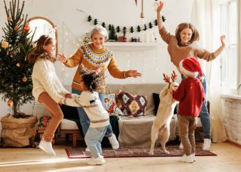 Santa & Reindeer Pet Party Ideas 7