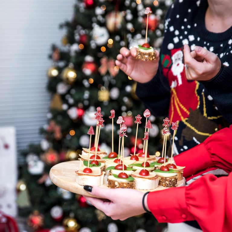 Vintage Christmas Party Ideas (Retro Theme) 1