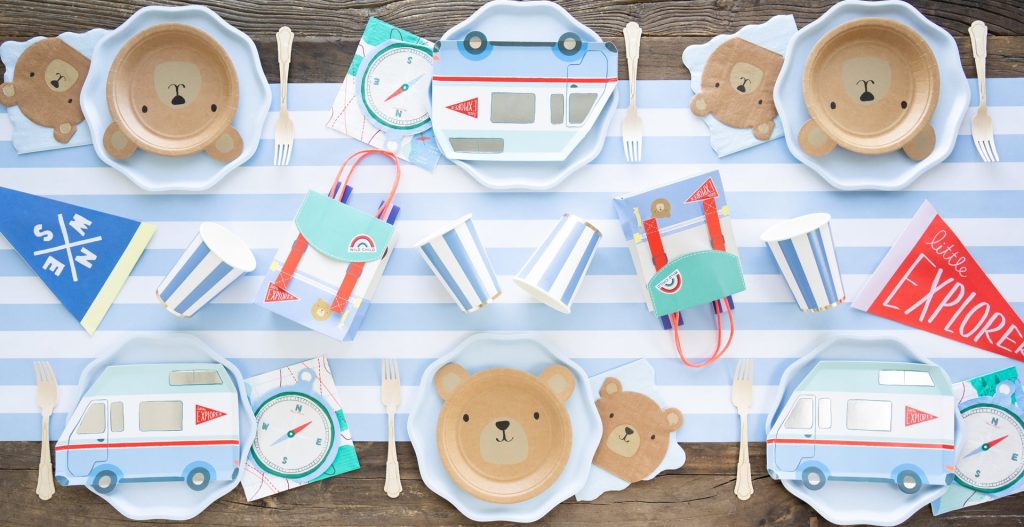 The camper van plates are ready to hit the road for a fun time, perfect for hungry youngsters to fill with food.