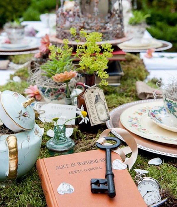 Alice in Wonderland Wedding Ideas