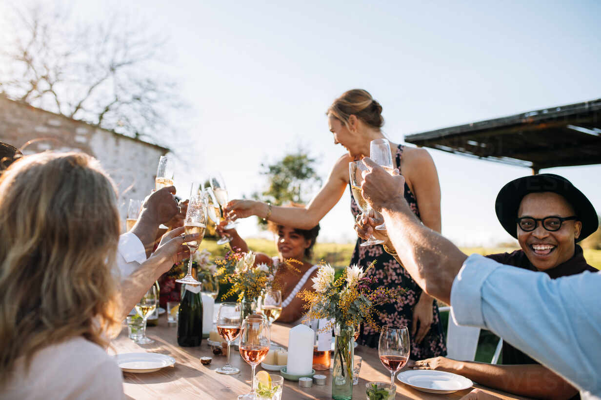 Courtyard Wedding Inspiration + Free Invitations
