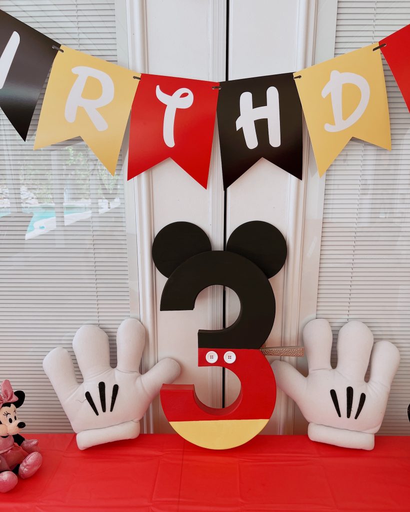 DIY Mickey Mouse inspired garland