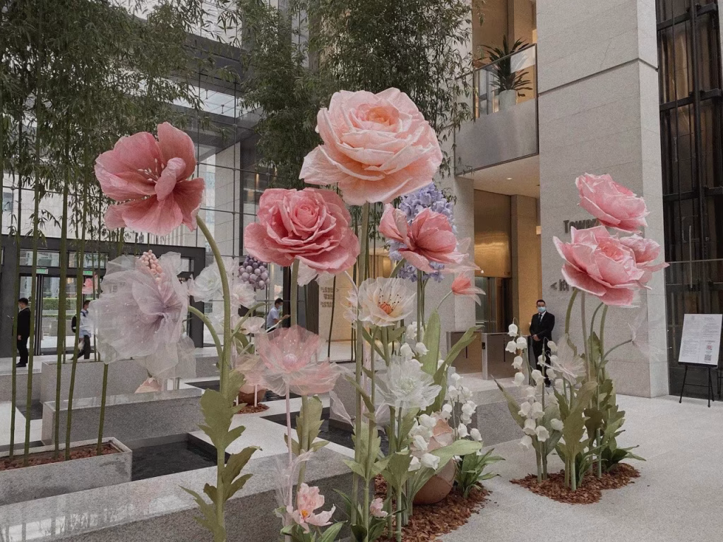 Giant Flowers Wedding