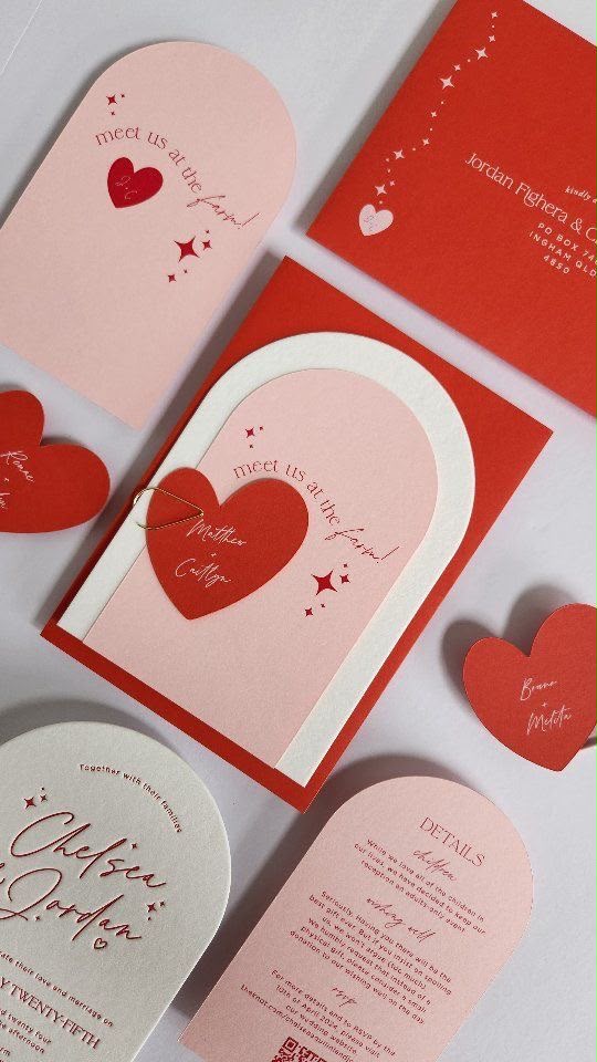 What Is Linen Paper and Is It Good for Invitations
