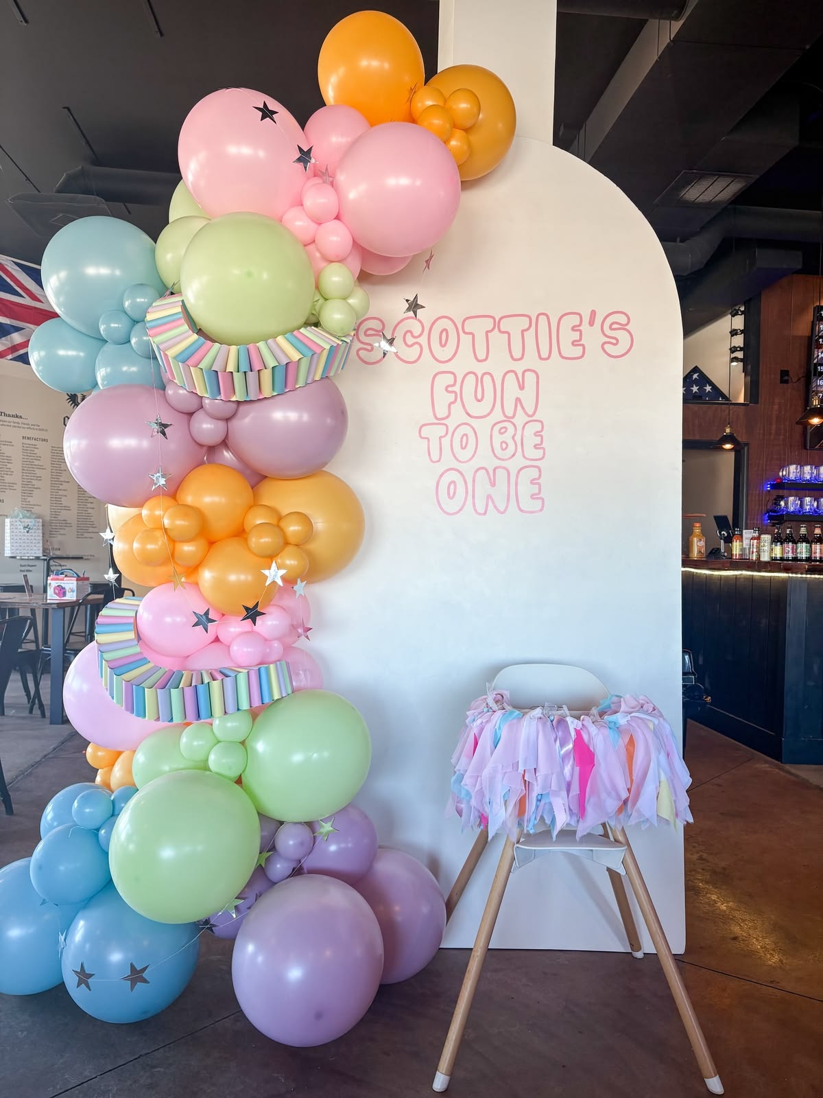 party balloon garland ideas 32