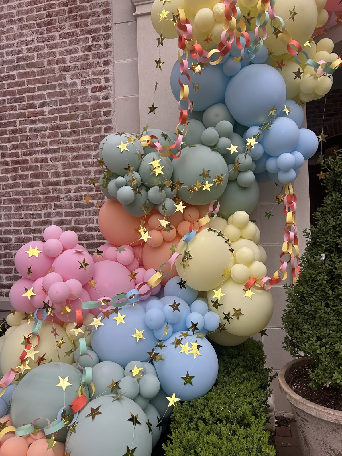 party balloon garland ideas 7